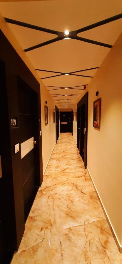 Hotel Suncity Ahmedabad Esterno foto