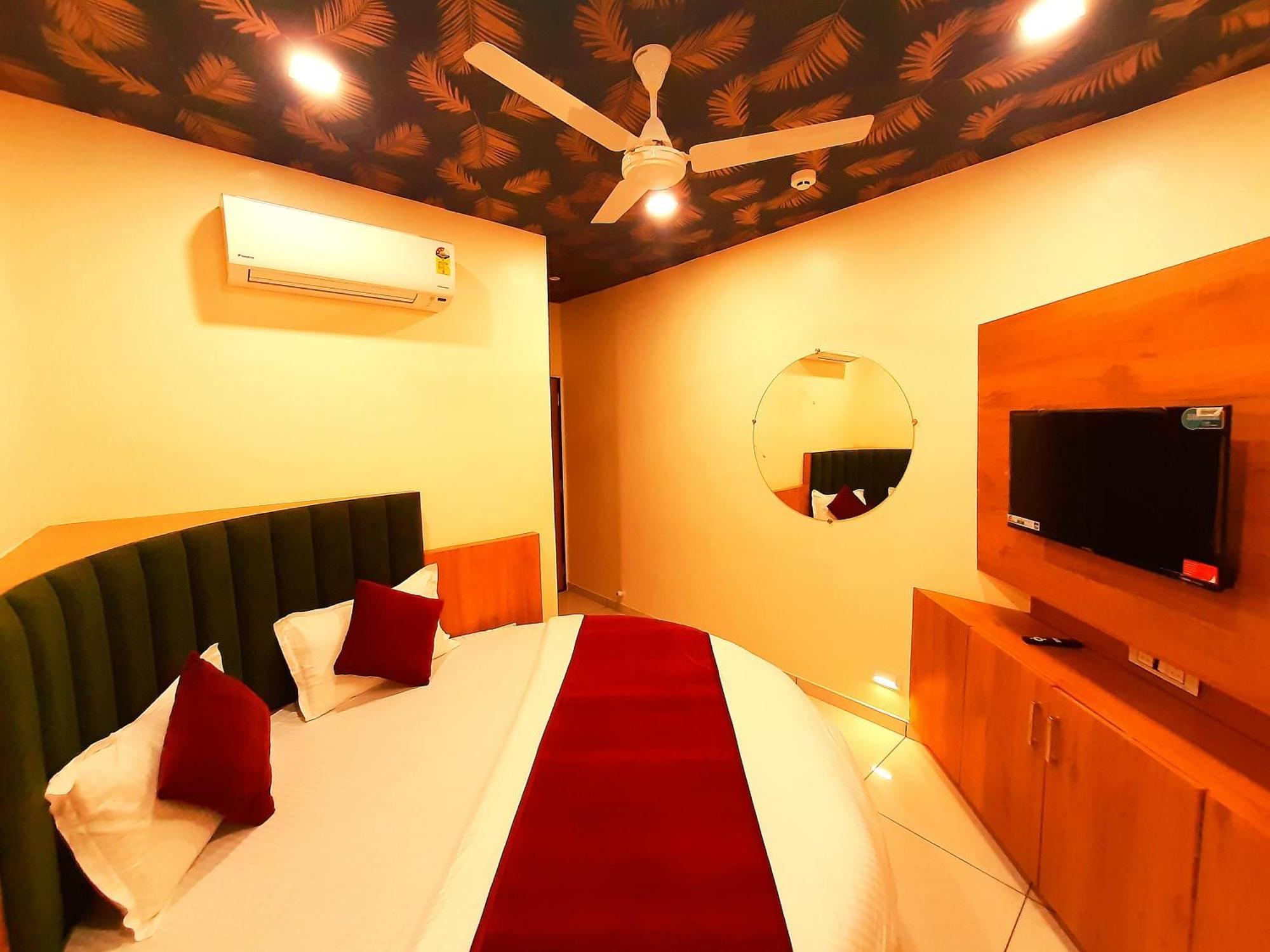 Hotel Suncity Ahmedabad Esterno foto