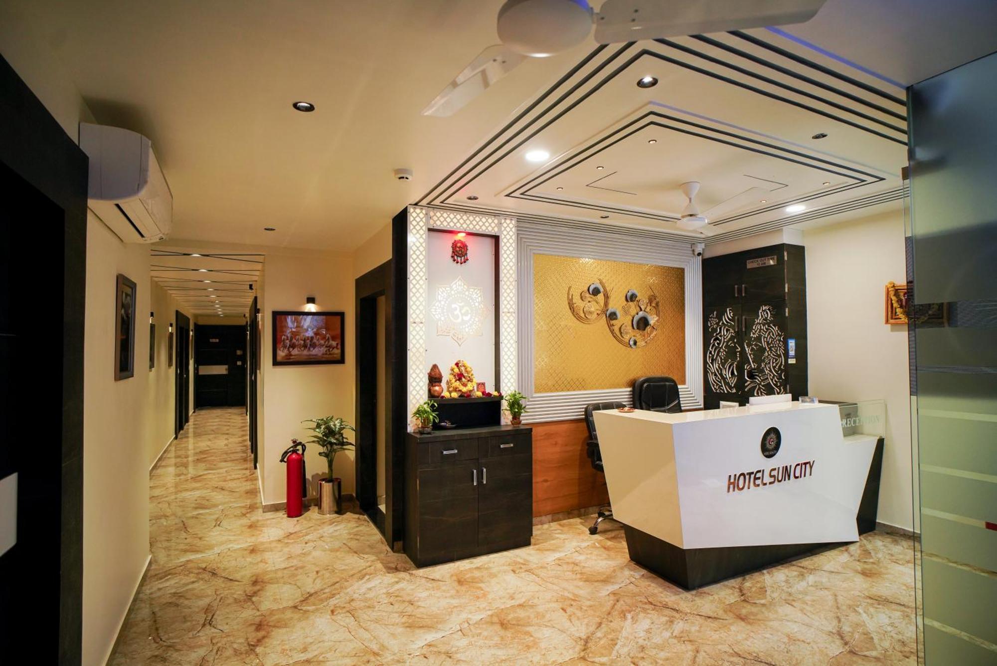 Hotel Suncity Ahmedabad Esterno foto